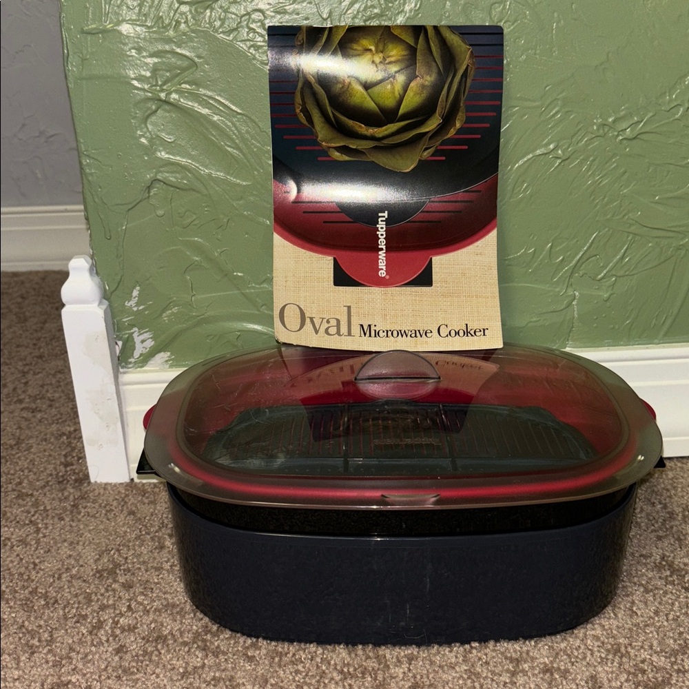 Tupperware Oval Microwave Cooker NEVER USED